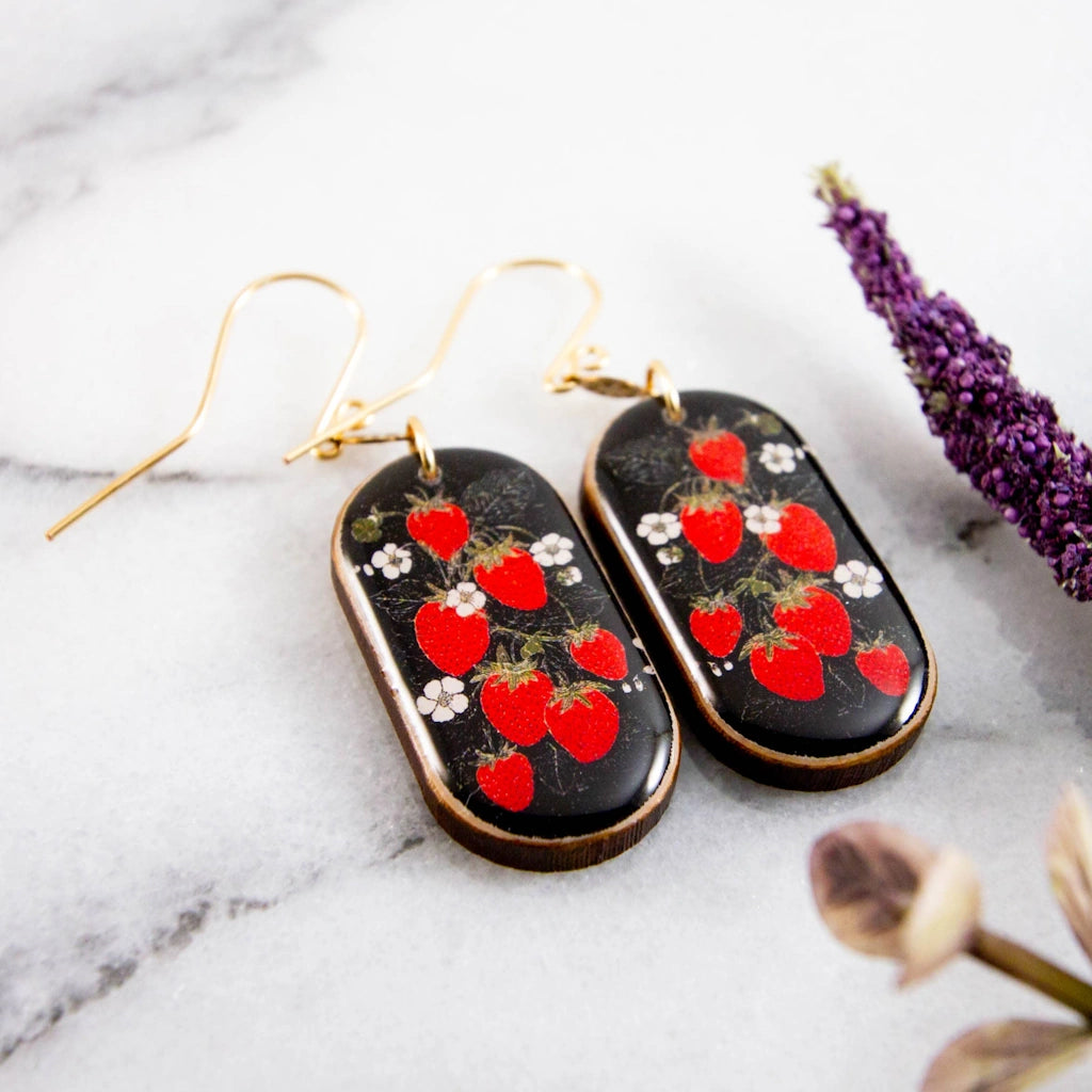 These Vintage Strawberry Patch Oblong Earrings are available for Seattle delivery with flowers, gift baskets, houseplants and more.